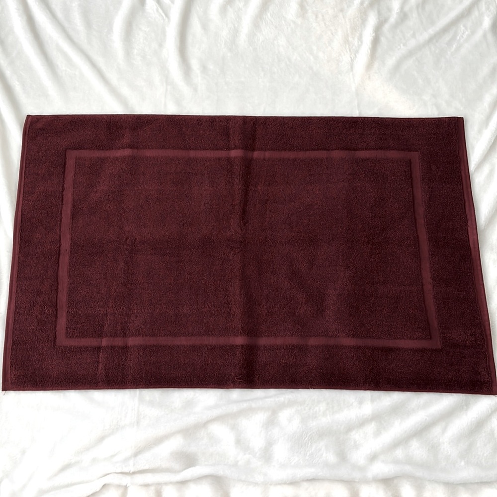 NWT Burgundy bath mat